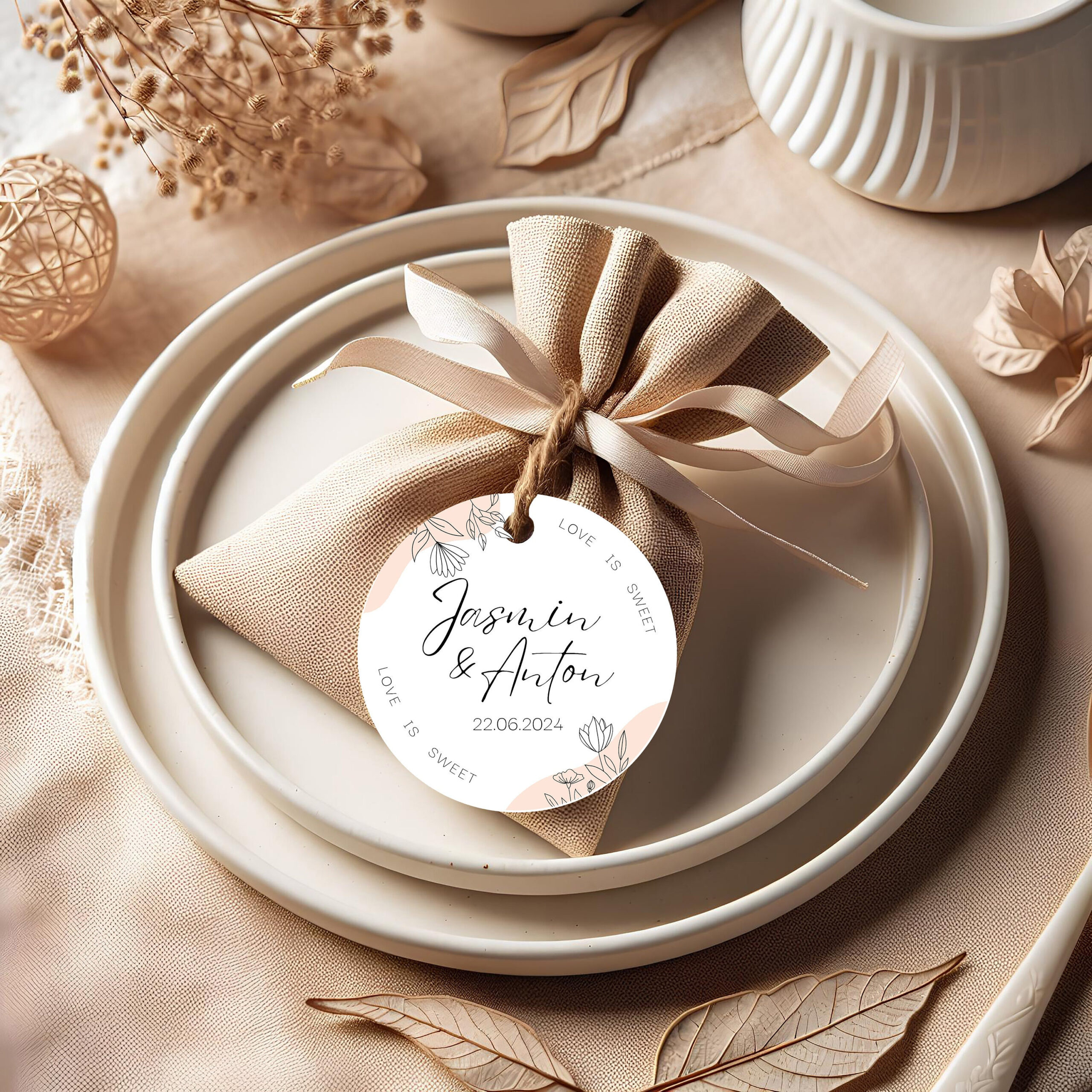 Hochzeit AUFKLEBER für Gastgeschenke "Love is sweet" personalisiert mit Wunschtext, Geschenk, Geschenkaufkleber, Hochzeitsaufkleber – Bild 2