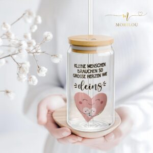 Trinkglas mit Bambusdeckel und Strohhalm aus Glas, Geschenk für Erzieher, Kleine Menschen brauchen so große Herzen wie deins, Abschied, Glas